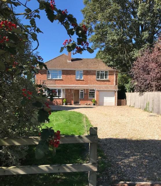 Barnfield Bed And Breakfast Downton  Екстериор снимка
